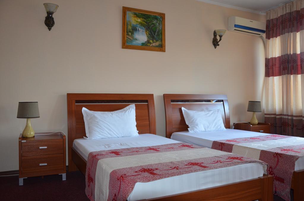 Dostyk Hotel Shymkent Exterior photo