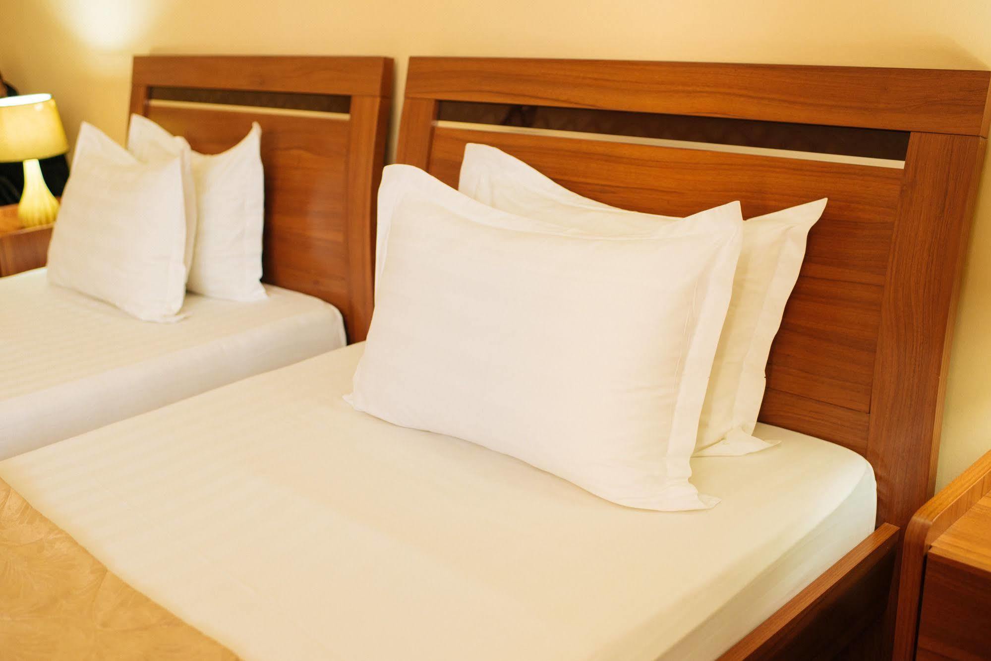 Dostyk Hotel Shymkent Exterior photo