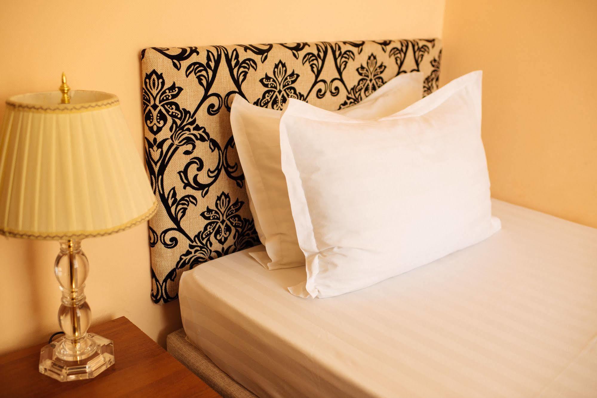Dostyk Hotel Shymkent Exterior photo